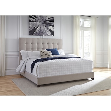 Dolante Queen Upholstered Bed