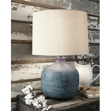 Malthace Table Lamp