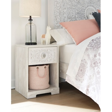 Paxberry Nightstand